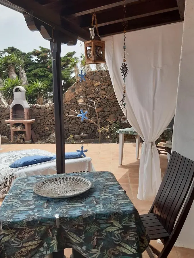 Bed & Breakfast Villa YSABELA Tías