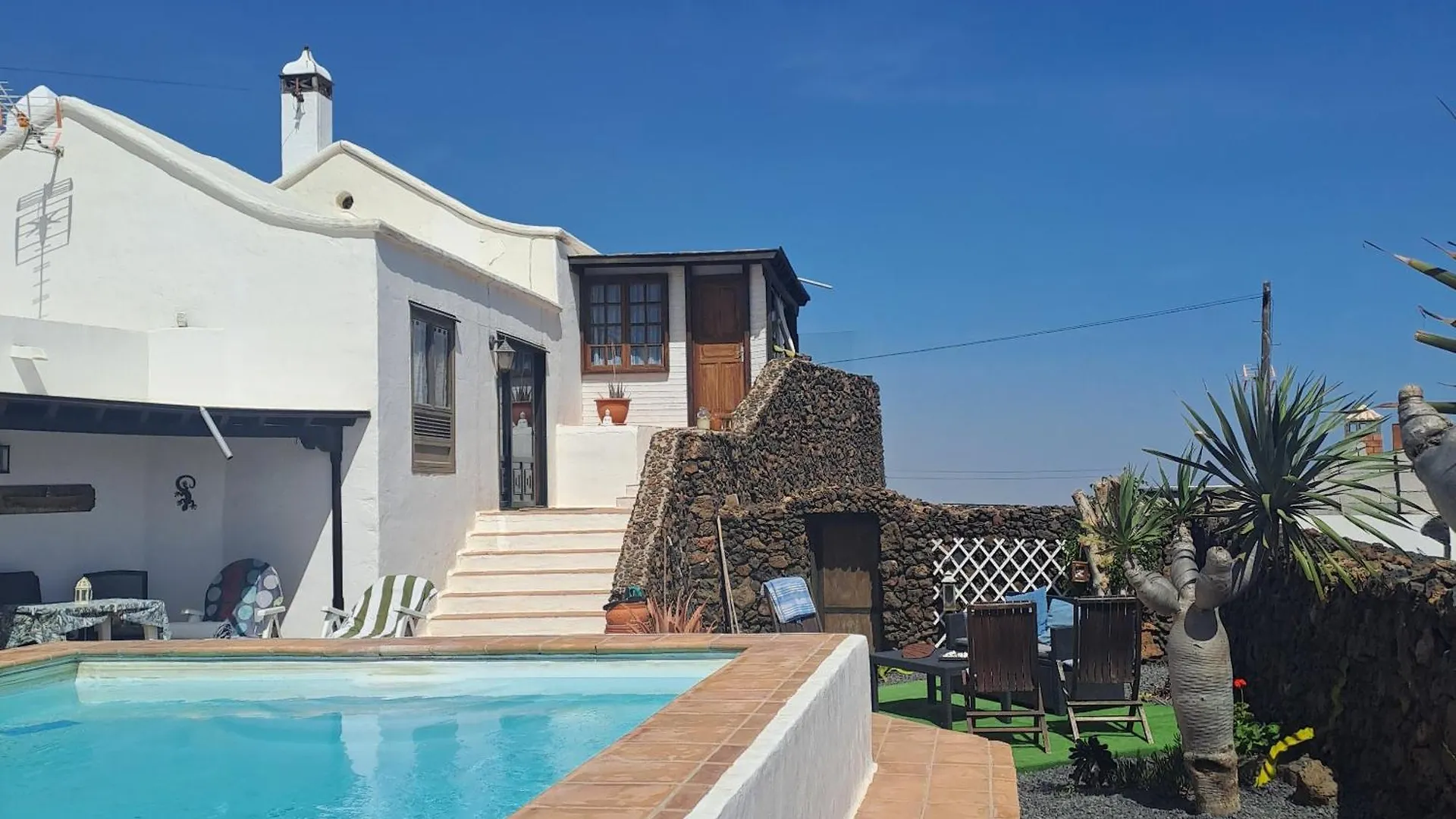 Villa YSABELA Tías Bed & Breakfast